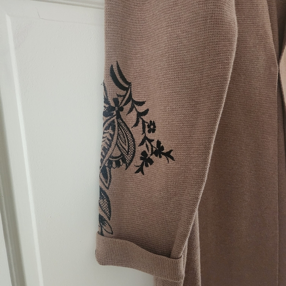 Chicos Long Cardigan Floral Embroidered Knit Sweater Jacket Tan .New No Tag - Picture 4 of 7
